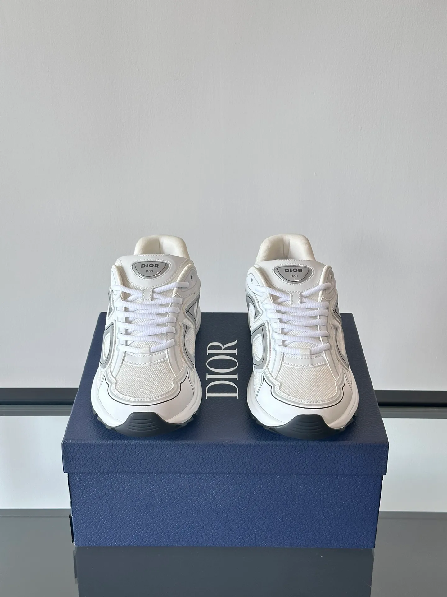Men's Men's Shoes 💰p440 "Dio*" Dior B30 series sports shoes, multi-color mesh fabric and multi-color technical fabrics, this season's new B30 low-top sports shoes are one of the flagship styles of the series. Crafted from multicolor mesh and technical fabrics, it's finished with a reflective "CD30" graphic and silver-toned "DIOR B30" and "CD30" logos on the heel and tongue. An extra-light, sculpted rubber sole with signature accents adds style, while internal stretch details create ideal comfort. It can be matched with various casual styles to show a fashionable and modern sports style. Size: 38-44 (45-46 customized)